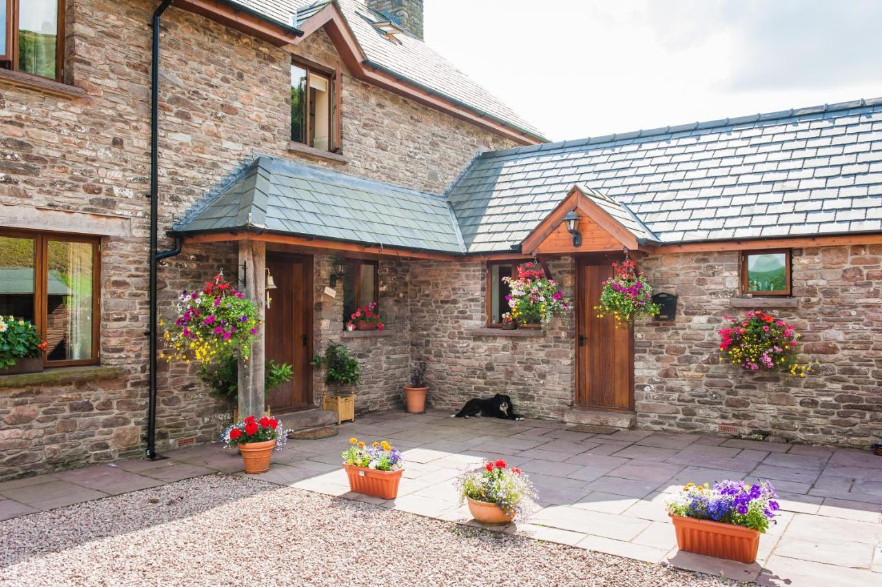 The Celyn Bed and Breakfast Pont Newydd Buitenkant foto